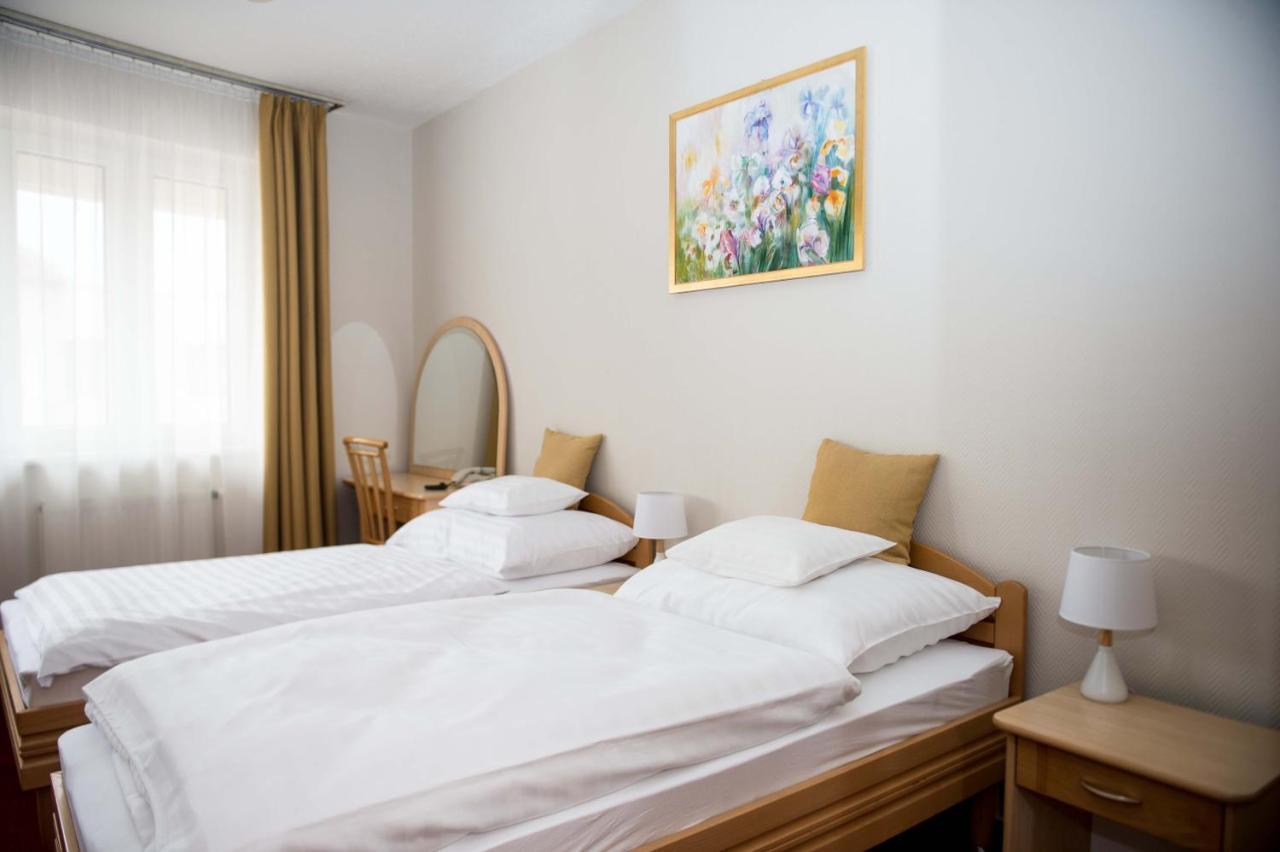 Hozam Wellness Es Apartman ソルノク エクステリア 写真